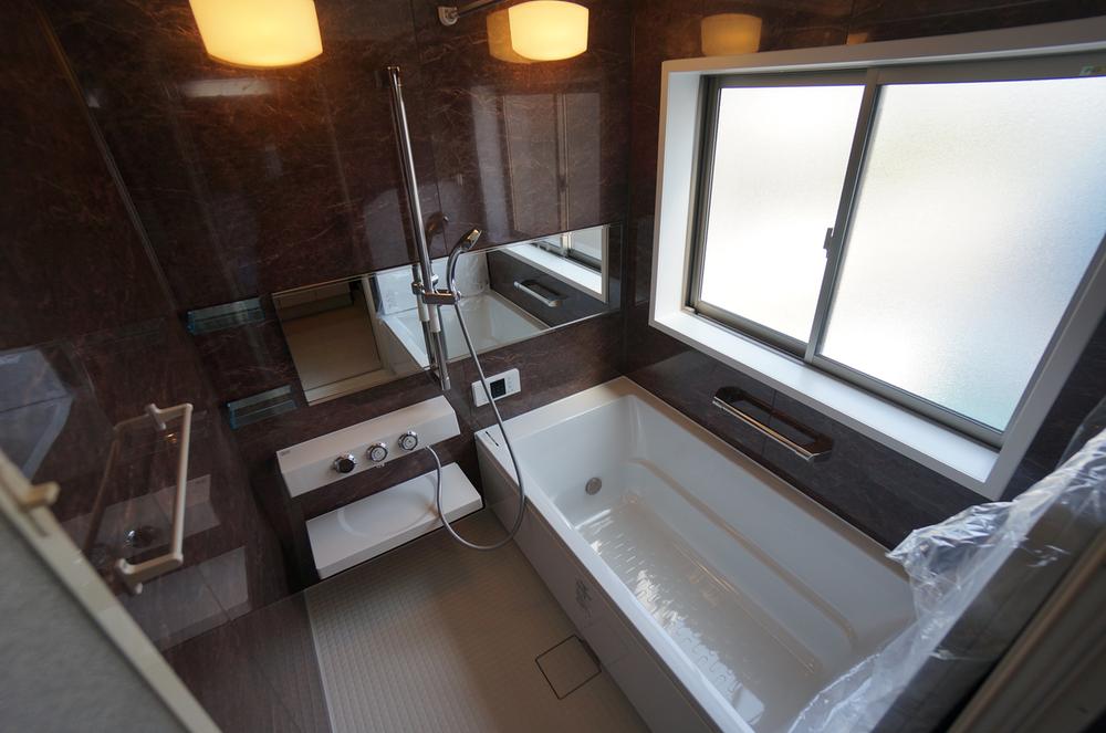 Same specifications photo (bathroom). Seller construction cases