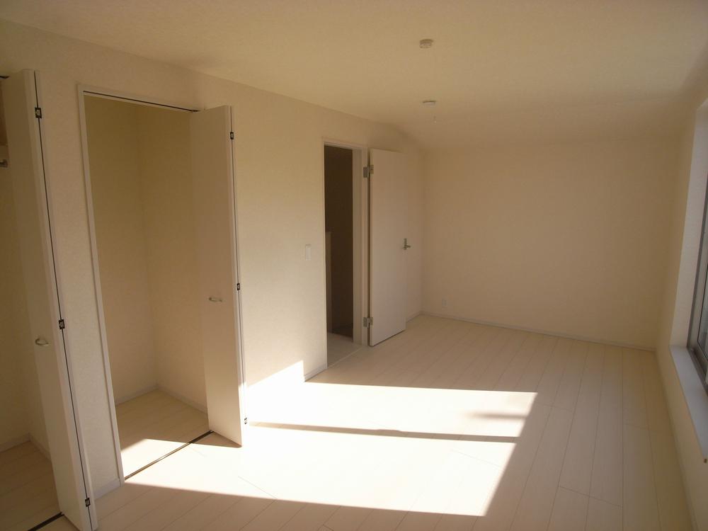 Non-living room. Indoor (12 May 2013) Shooting