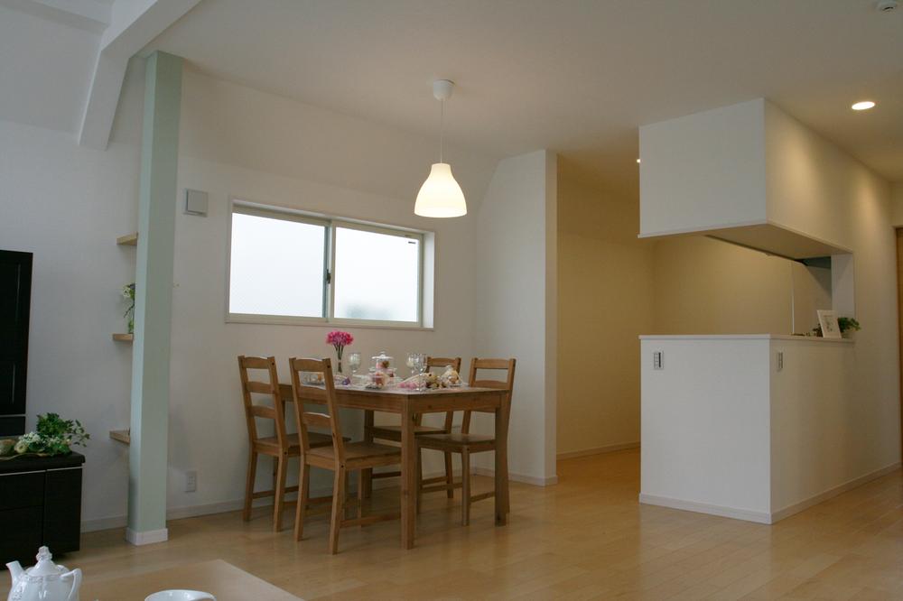 Kitchen. ● dining ・ Kitchen (10 Building)