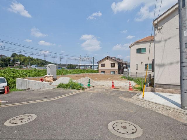 Local photos, including front road. Local (August 2013) Shooting