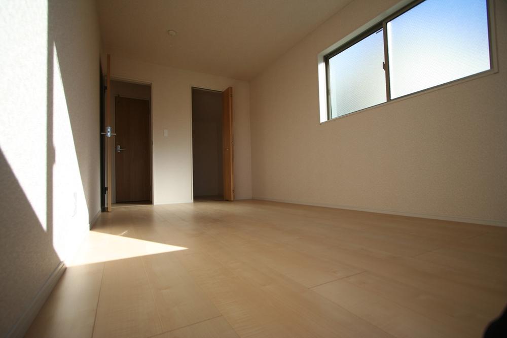 Non-living room. Indoor (12 May 2013) Shooting