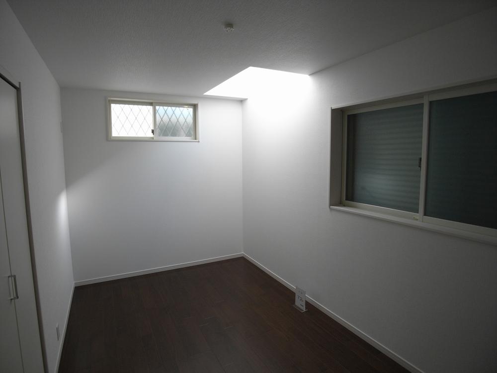 Non-living room. Indoor (11 May 2013) Shooting