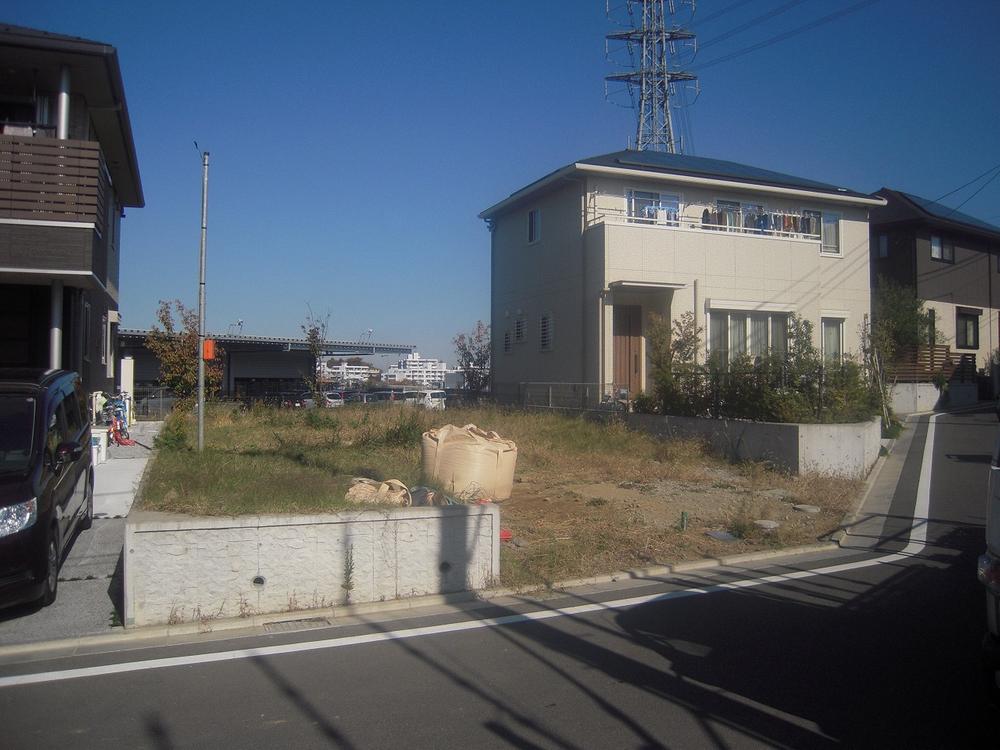 Local appearance photo. Local 14 Building. Day is good in the south road. We are facing a development road because the traffic volume is low.