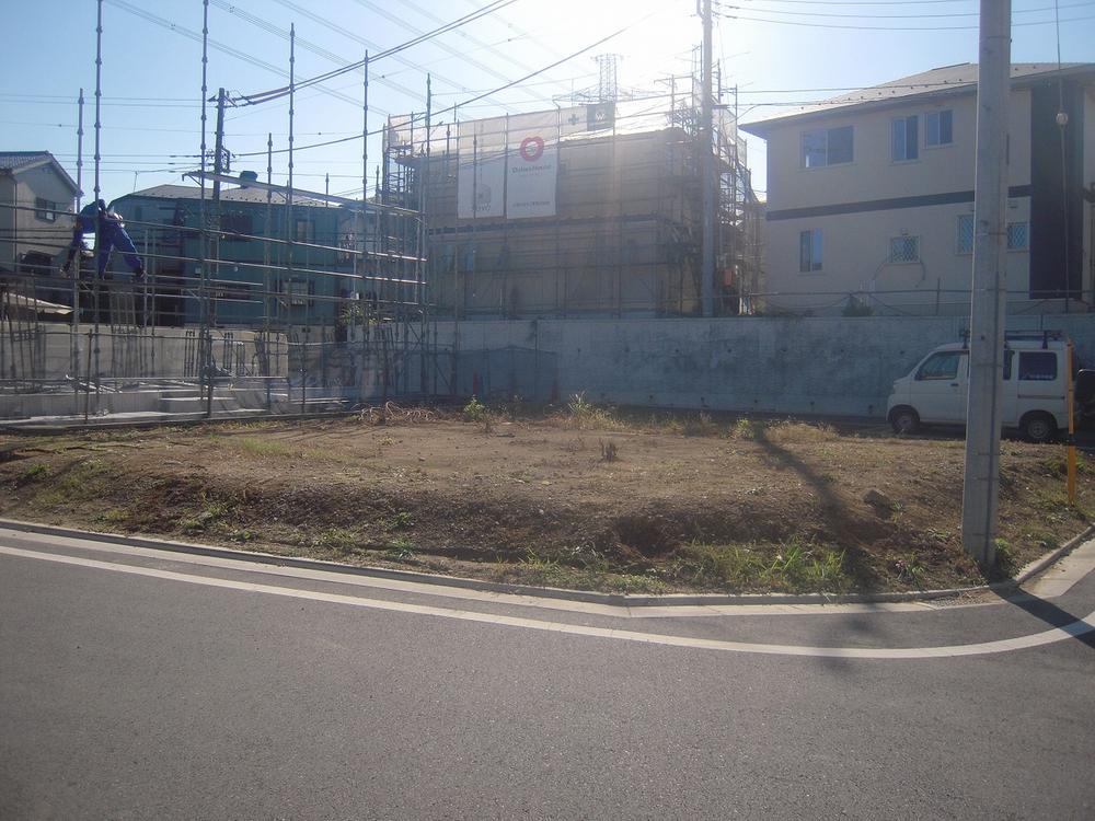 Local appearance photo. Local 22 Building. North, West, South of 3 direction land. Day there is a good feeling of freedom.