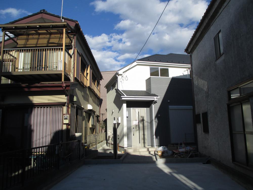 Local photos, including front road. ☆ Local Photos 12.23 ☆