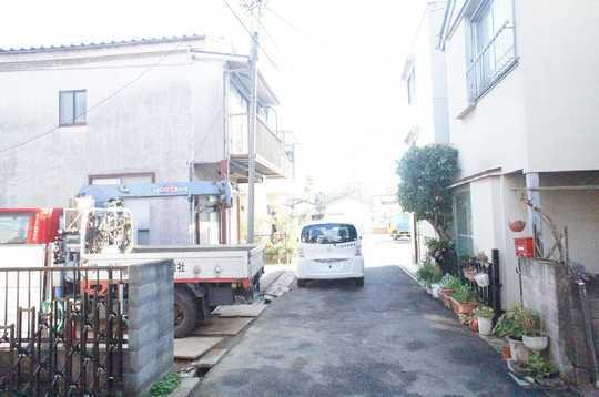 Local photos, including front road. Frontal road