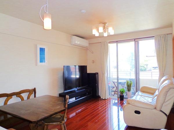 Living. Overlook lush healing landscape from the living room window. Room (May 2013) Shooting