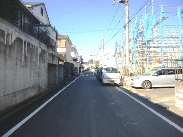 Local photos, including front road. Local (12 May 2013) Shooting