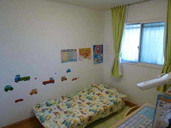 Non-living room. Western part (about 5.3 Pledge, Double sash specification)