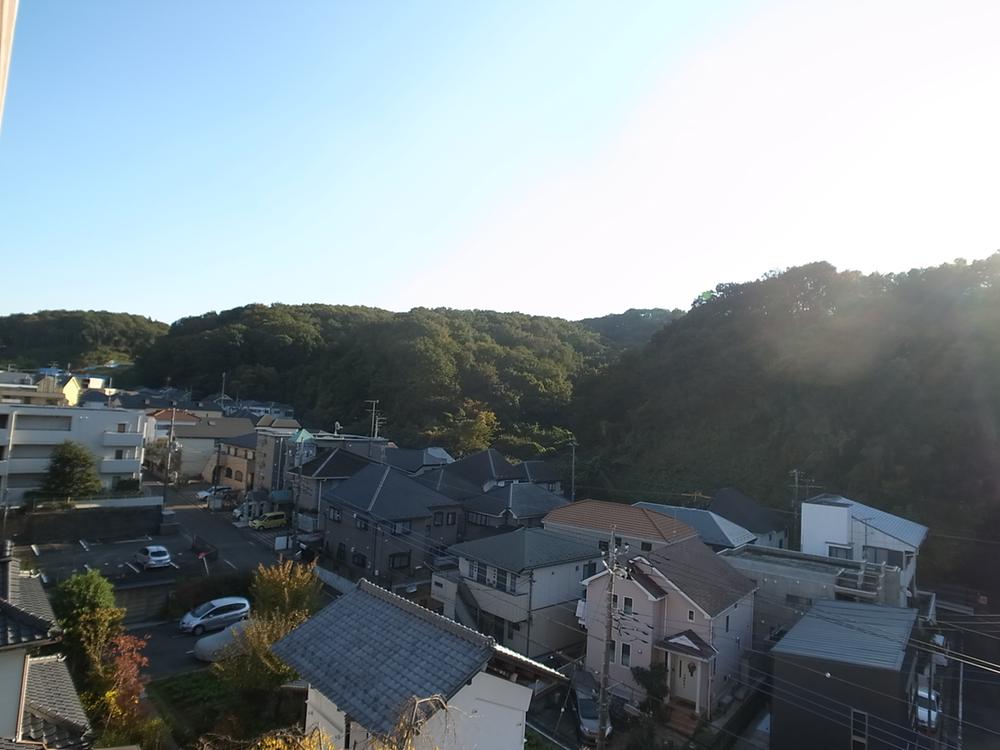 View photos from the dwelling unit. View from the site (November 2013) Shooting