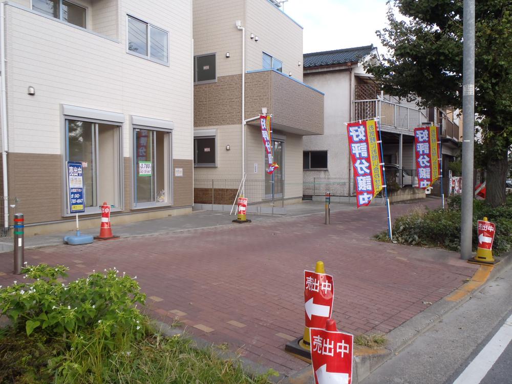 Local appearance photo. South car space (light)