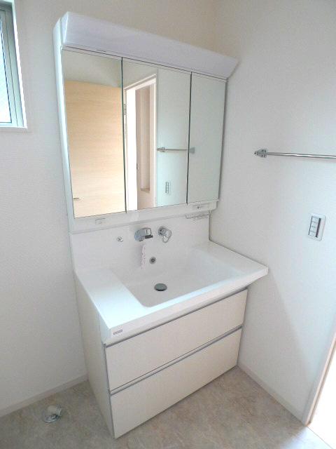 Same specifications photos (Other introspection). Wash room (complete construction cases)