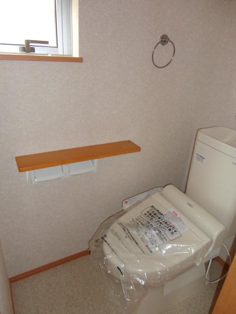 Same specifications photos (Other introspection). Example of construction! With bidet in both the first floor second floor!