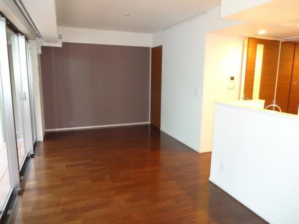 Living. 2013 October shooting