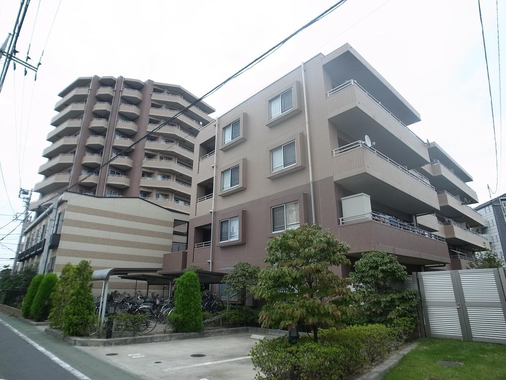 Local appearance photo. Local (10 May 2013) Shooting