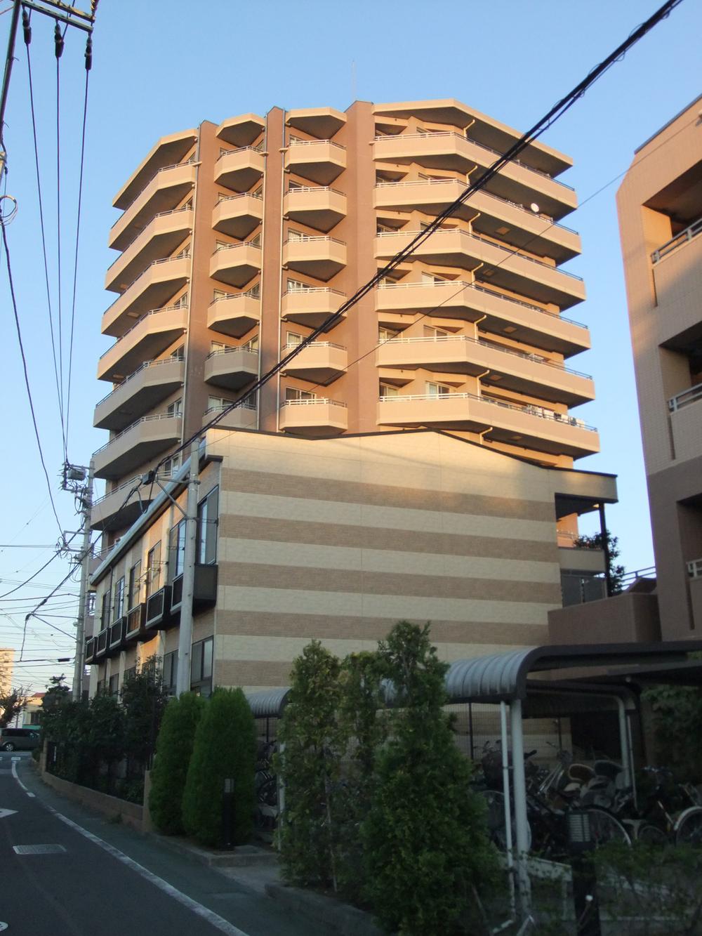 Local appearance photo. Local (10 May 2013) Shooting