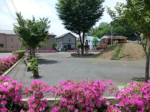 park. 1100m to the east park