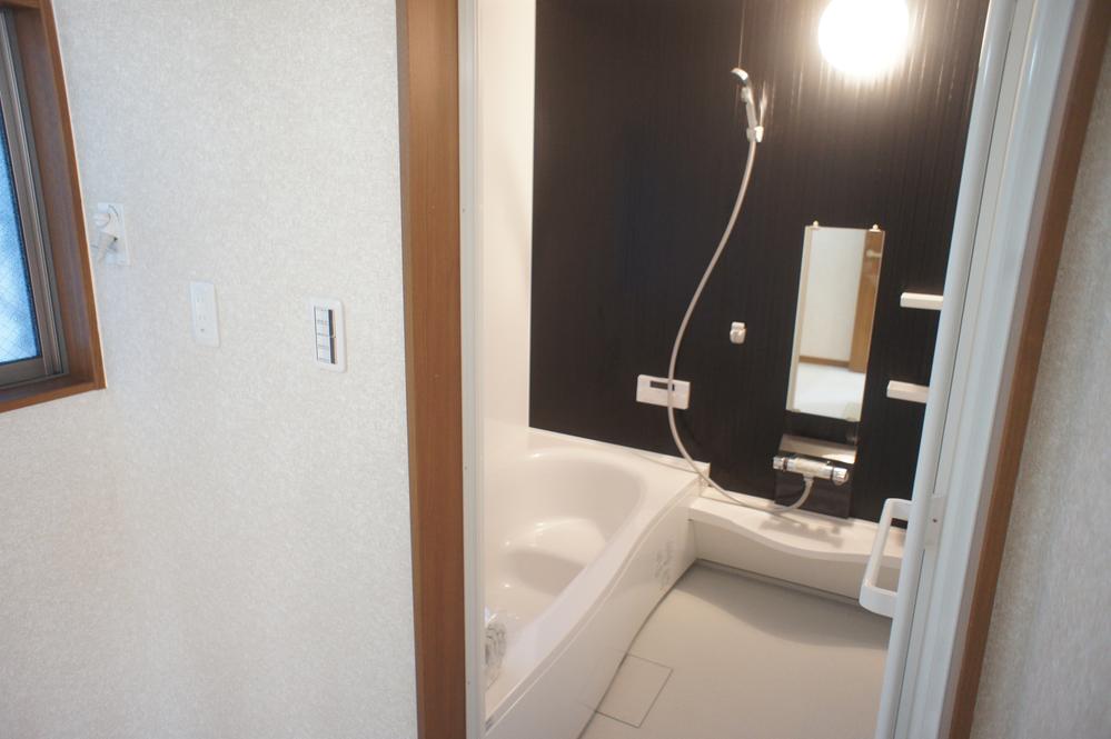 Bathroom. Indoor (12 May 2013) Shooting