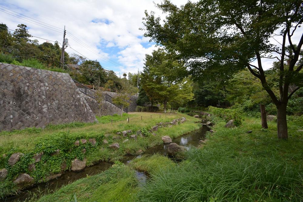 View photos from the local. It becomes Ogawa of beautiful park back, It is good for those who green likes ☆ 