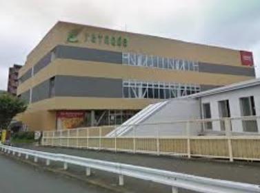 Shopping centre. 650m to Keio Ritonado