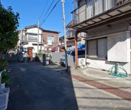 Local photos, including front road. To the front road from Tsurukawa highway