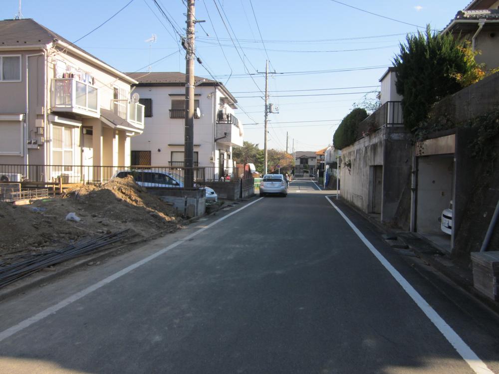 Local photos, including front road. Local (11 May 2013) Shooting