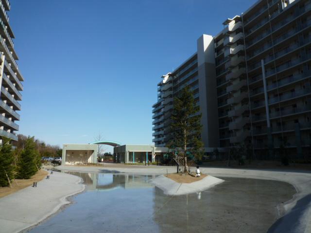 Other. Splashing water sound pond
