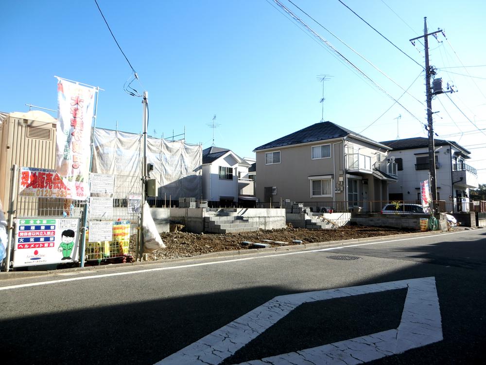 Local photos, including front road. Local (12 May 2013) Shooting