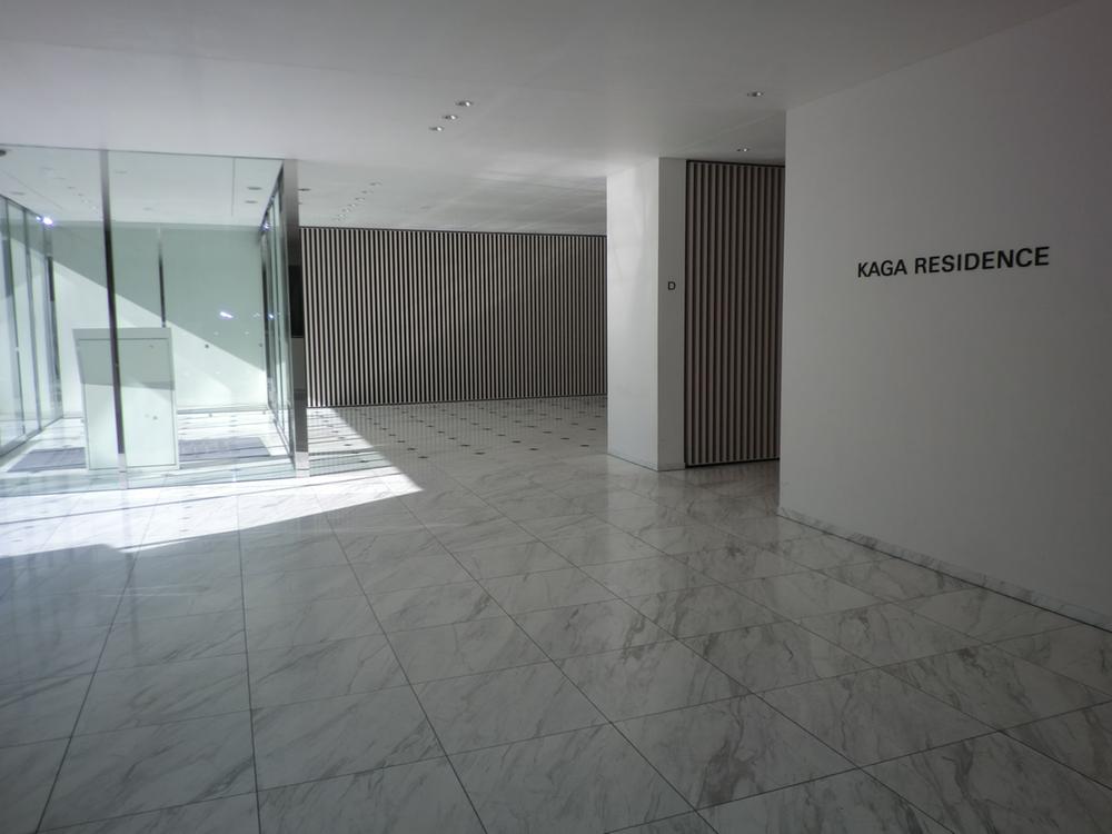 Entrance. Common areas