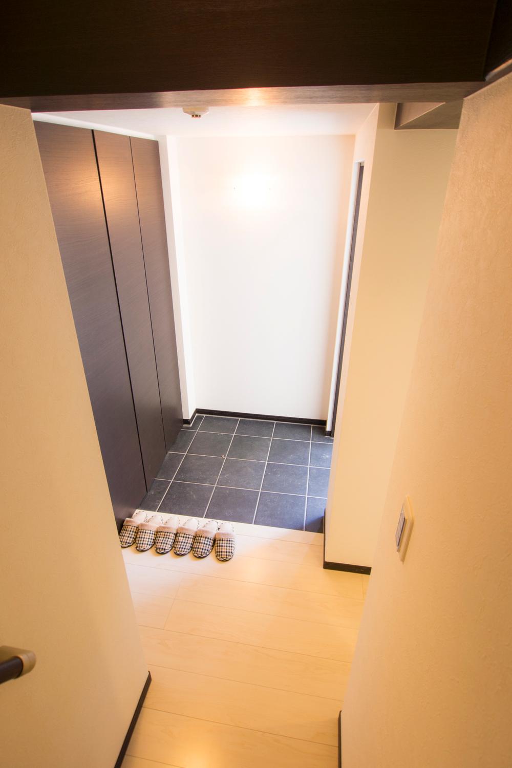 Entrance. Local (August 2013) Shooting