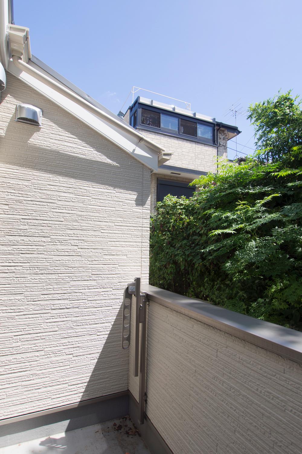 Balcony. Local (August 2013) Shooting