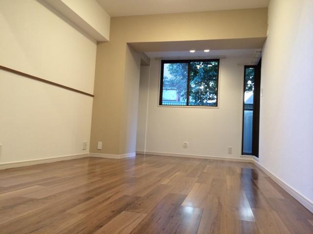 Living. Indoor (12 May 2013) Shooting