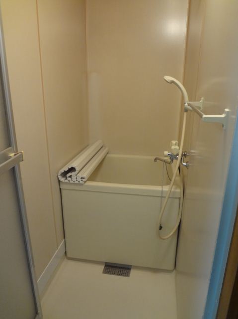 Bath. Bathing with cleanliness!