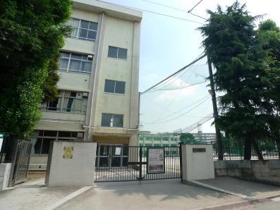 Junior high school. 338m until Itabashi Kamiitabashi third junior high school (junior high school)