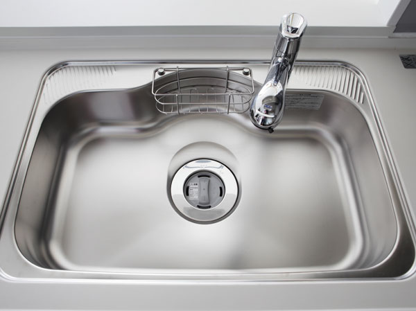 Kitchen.  [Large silent sink] Is washable comfortably lot of tableware and vegetables at a time, It has adopted a large sink. This is very convenient when you wash a large wok or frying pan.  ※ The size of the sink depends on the type.  ※ F, By affixing the damping material to the sink bottom except for the G type, Shower water and dishes have to reduce the harsh sound when hitting the sink. Consideration to such conversations reunion of families.