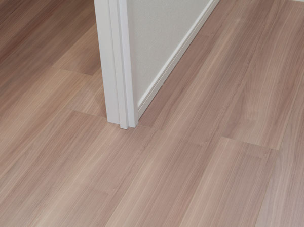 Interior.  [As much as possible eliminate the full-flat design the interior of the step] Such as falling stumbled, As much as possible to eliminate the floor level difference in the dwelling unit in order to avoid unexpected accidents in the dwelling unit, It has achieved a full flat floor.  ※ Entrance, balcony, Except for the entrance of the terrace