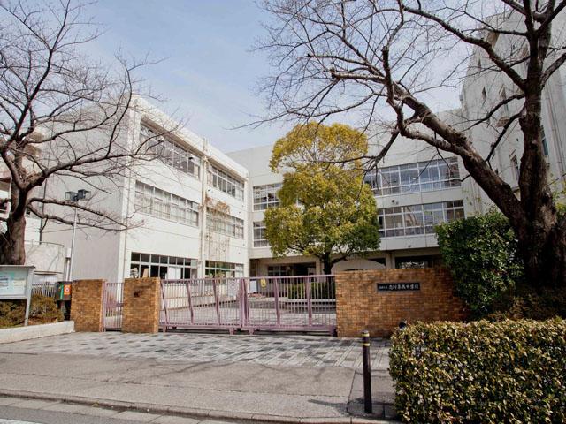 Junior high school. 960m until Itabashi Shimura fifth junior high school
