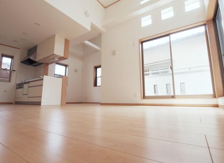 Same specifications photos (living). - Per under construction [Same specifications Photos] It will be -