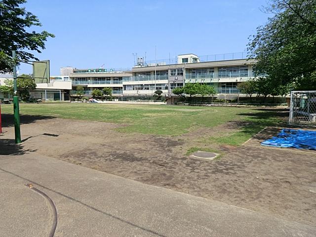 Primary school. 463m until Itabashi Yayoi Elementary School