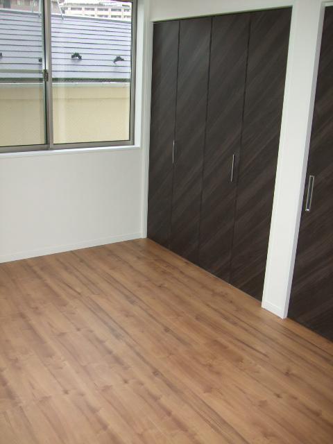 Non-living room. Indoor (12 May 2012) shooting