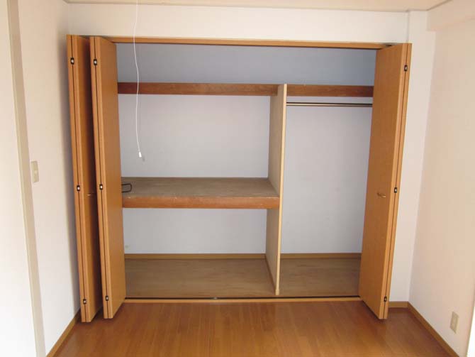 Receipt. Western-style closet