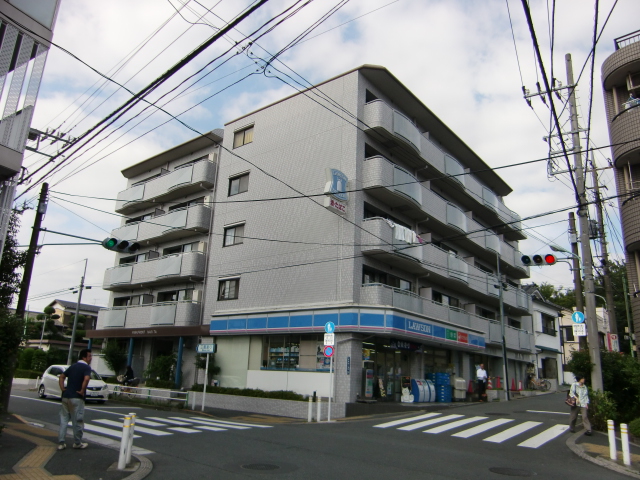 Convenience store. Lawson Akatsuka Yonchome store up (convenience store) 52m