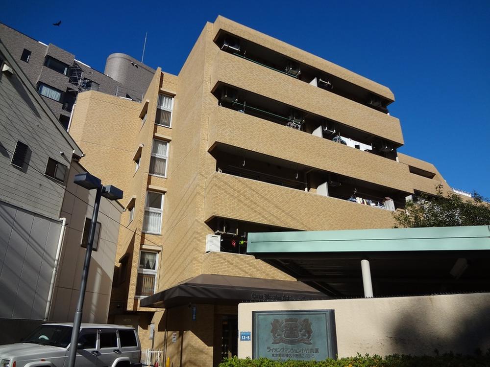 Local appearance photo