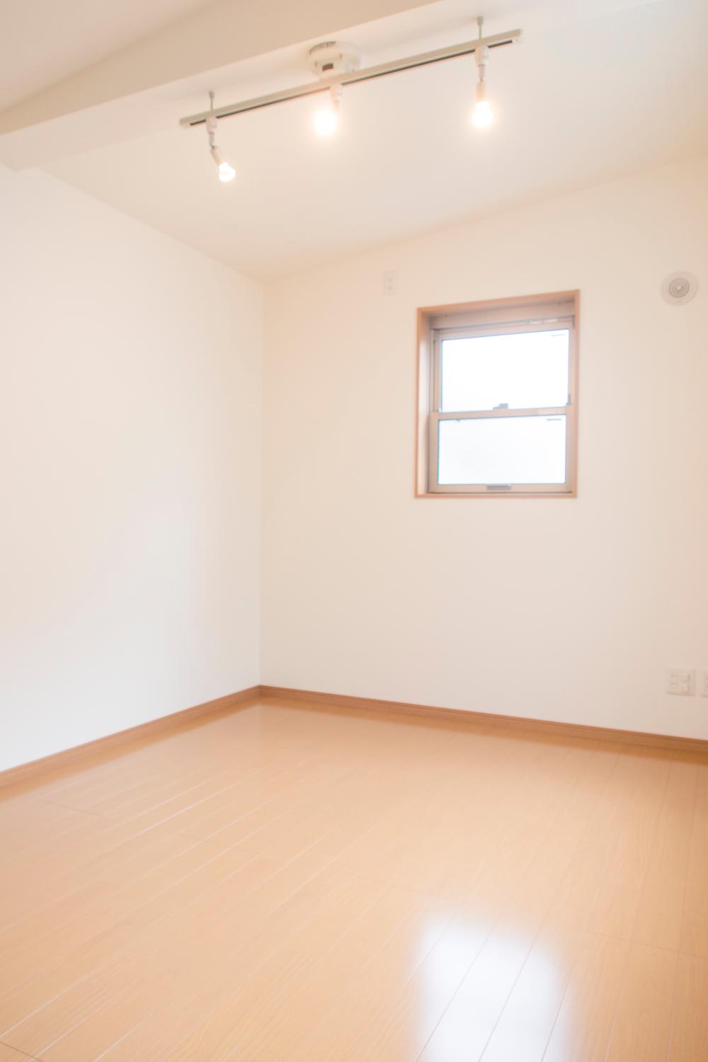 Non-living room. Local (April 2013) Shooting