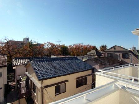 View photos from the dwelling unit. View from local (2013 11) shooting