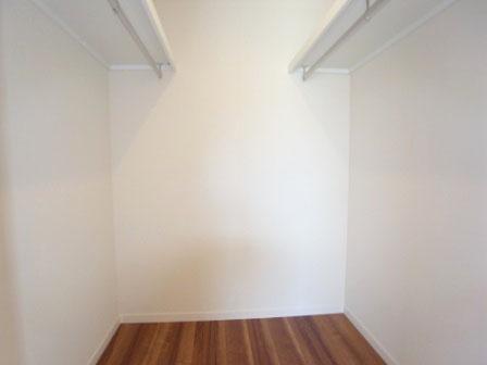 Receipt. Indoor (2013 11) shooting plenty of storage an attractive walk-in closet