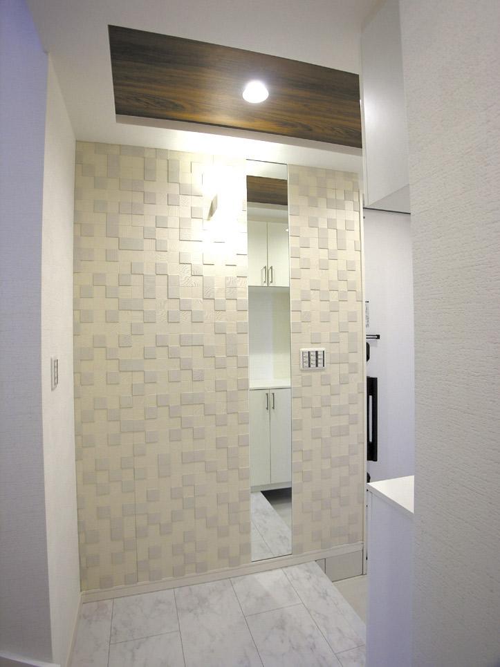 Entrance. Local entrance photo (Interior wall tile use ・ Marble flooring)