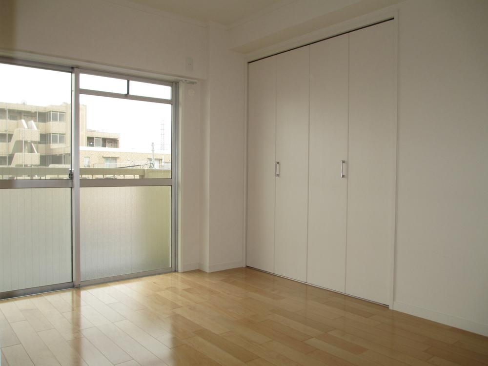 Non-living room. Indoor (11 May 2013) Shooting