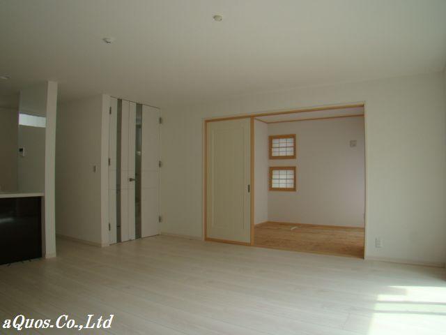 Same specifications photos (living). Same specifications