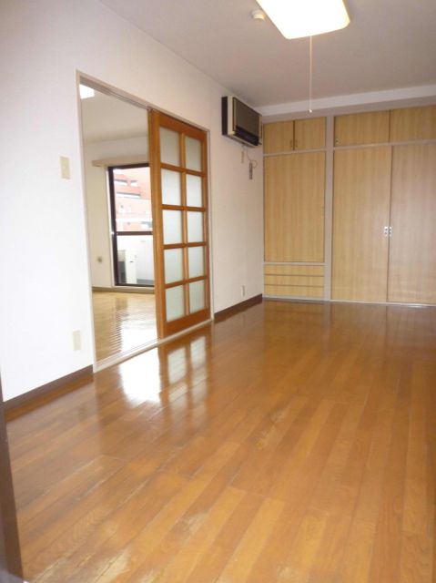 Living and room. 7.3 Pledge of room